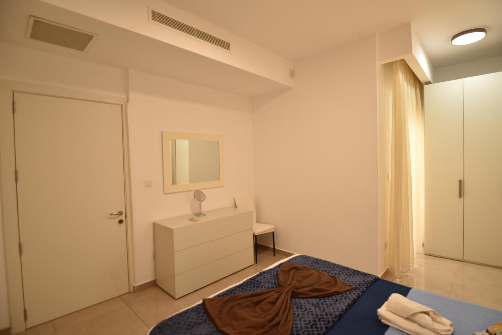 Apartment Seaview Home, By The Sea Sliema